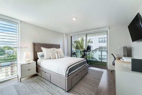 Copropriété à vendre à Bay Harbor Islands, Floride: 2 chambres, 112.88 m2 № 2010844 - photo 17