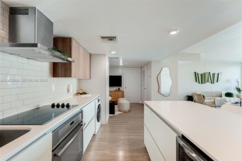 Copropriété à vendre à Bay Harbor Islands, Floride: 2 chambres, 112.88 m2 № 2010844 - photo 7