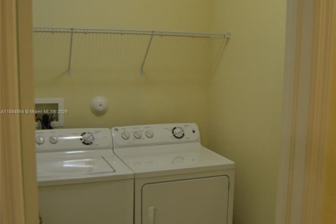 Touwnhouse à louer à Miami, Floride: 3 chambres, 161.65 m2 № 1857164 - photo 7