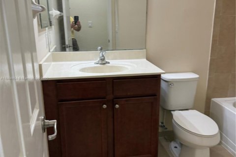 Touwnhouse à louer à Miami, Floride: 3 chambres, 161.65 m2 № 1857164 - photo 18