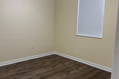 Touwnhouse à louer à Miami, Floride: 3 chambres, 161.65 m2 № 1857164 - photo 15