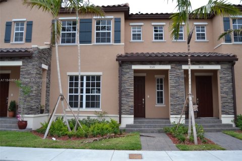 Touwnhouse à louer à Miami, Floride: 3 chambres, 161.65 m2 № 1857164 - photo 1