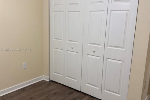 Touwnhouse à louer à Miami, Floride: 3 chambres, 161.65 m2 № 1857164 - photo 16