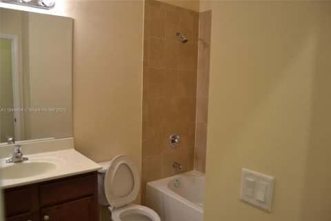 Touwnhouse à louer à Miami, Floride: 3 chambres, 161.65 m2 № 1857164 - photo 8