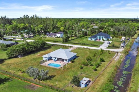 Casa en alquiler en West Palm Beach, Florida, 4 dormitorios, 190.91 m2 № 1221555 - foto 1