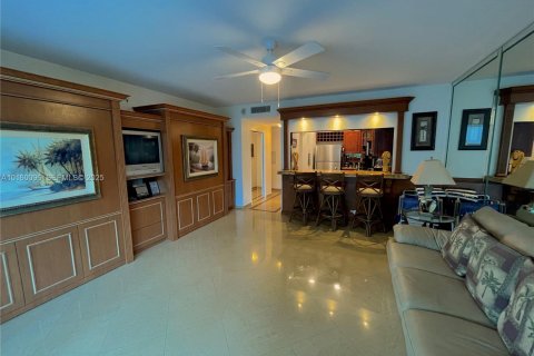 Copropriété à louer à Hollywood, Floride: 53.88 m2 № 2037958 - photo 4