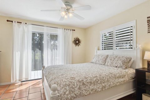 House in Sarasota, Florida 5 bedrooms, 255.2 sq.m. № 1519551 - photo 3