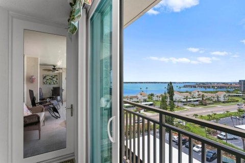Condo in Clearwater, Florida, 3 bedrooms  № 2231660 - photo 17