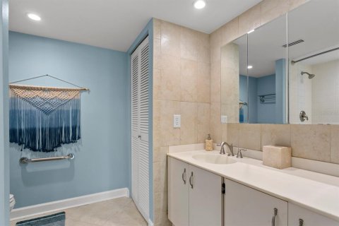 Condo in Clearwater, Florida, 3 bedrooms  № 2231660 - photo 27