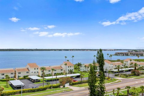Condo in Clearwater, Florida, 3 bedrooms  № 2231660 - photo 18