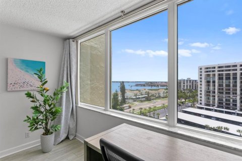 Condo in Clearwater, Florida, 3 bedrooms  № 2231660 - photo 21