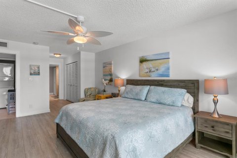 Condo in Clearwater, Florida, 3 bedrooms  № 2231660 - photo 26
