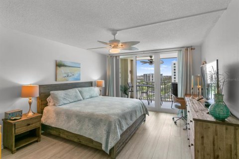 Condo in Clearwater, Florida, 3 bedrooms  № 2231660 - photo 23
