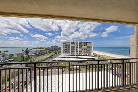 Condo in Clearwater, Florida, 3 bedrooms  № 2231660 - photo 3