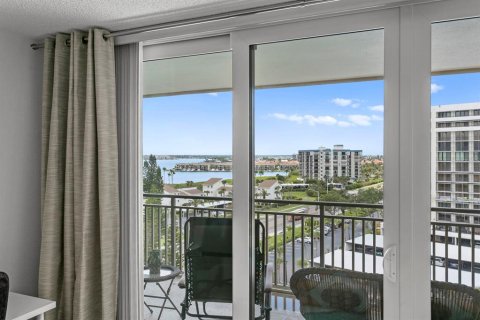 Condo in Clearwater, Florida, 3 bedrooms  № 2231660 - photo 25