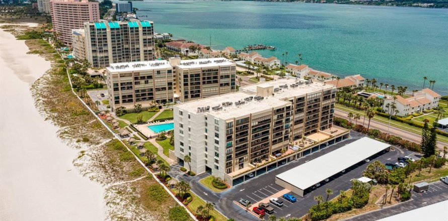 Condo in Clearwater, Florida, 3 bedrooms  № 2231660