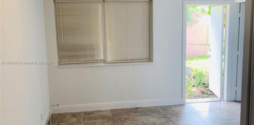 Villa ou maison à Miami, Floride 2 chambres, 129.32 m2 № 1924067