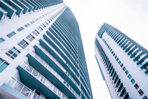 Купить кондоминиум в Майами, Флорида 2 спальни, 100.71м2, № 2034983 - фото 22