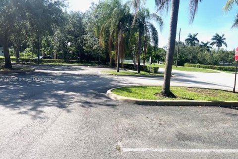 Propiedad comercial en venta en Davie, Florida № 2035665 - foto 13