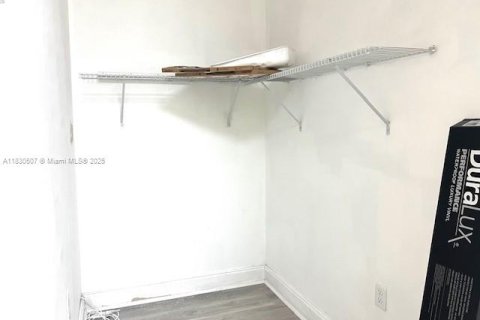 Propiedad comercial en venta en Davie, Florida № 2035665 - foto 11