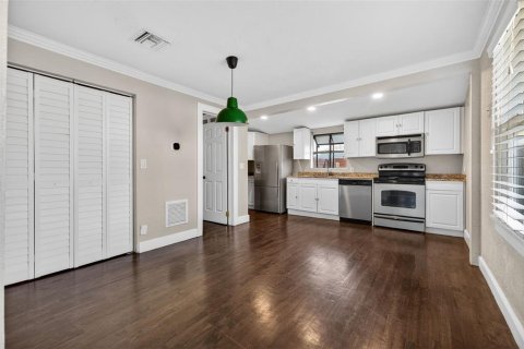 Villa ou maison à vendre à Saint Petersburg, Floride: 3 chambres, 144.74 m2 № 2226335 - photo 8