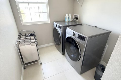 Casa en alquiler en Wesley Chapel, Florida, 5 dormitorios, 256.04 m2 № 1837008 - foto 16