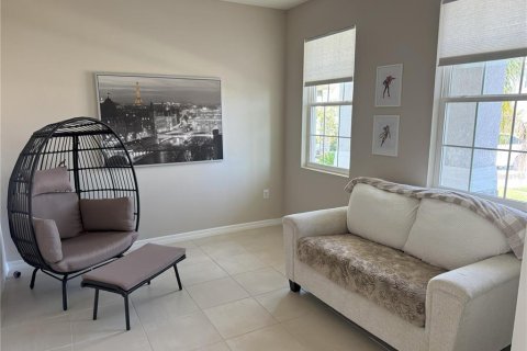 Casa en alquiler en Wesley Chapel, Florida, 5 dormitorios, 256.04 m2 № 1837008 - foto 4