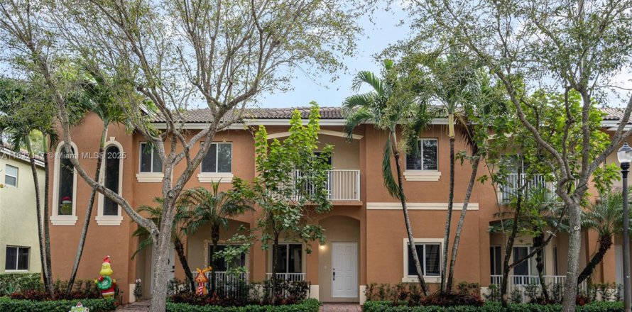 Townhouse in Homestead, Florida 4 bedrooms, 191.19 sq.m. № 1823723