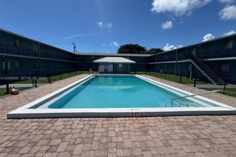 Copropriété à vendre à Lake Worth, Floride: 2 chambres, 68.19 m2 № 2240195 - photo 12