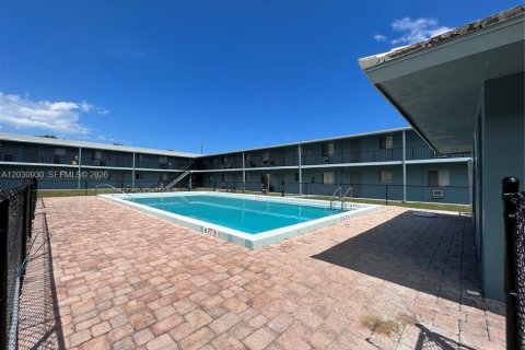 Copropriété à vendre à Lake Worth, Floride: 2 chambres, 68.19 m2 № 2240195 - photo 8