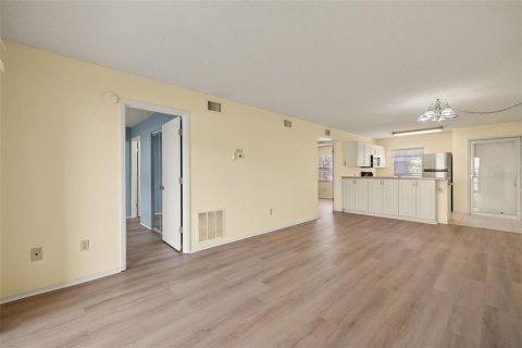 Купить кондоминиум в Пунта-Горда, Флорида 4 комнаты, 79.9м2, № 1531479 - фото 6
