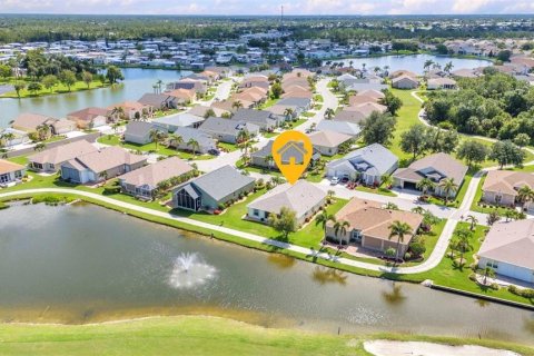 House in Punta Gorda, Florida 2 bedrooms, 128.39 sq.m. № 1803084 - photo 22