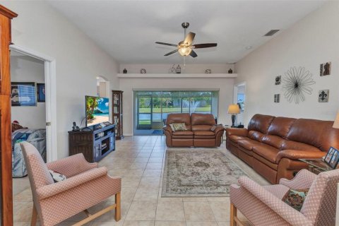 House in Punta Gorda, Florida 2 bedrooms, 128.39 sq.m. № 1803084 - photo 6