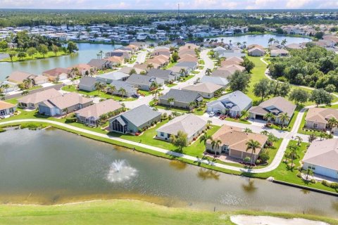House in Punta Gorda, Florida 2 bedrooms, 128.39 sq.m. № 1803084 - photo 3