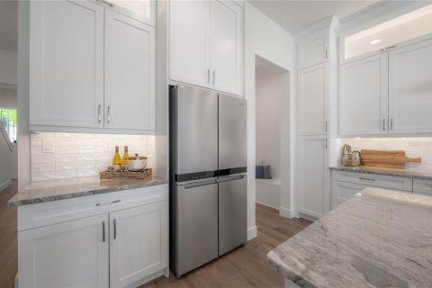 Touwnhouse à vendre à Tampa, Floride: 3 chambres, 189.06 m2 № 2200340 - photo 11