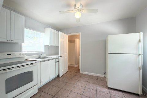 Appartement à louer à West Palm Beach, Floride: 1 chambre, 60.39 m2 № 2388419 - photo 2
