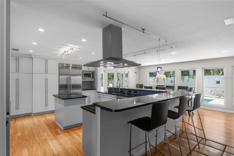 Villa ou maison à vendre à Sarasota, Floride: 4 chambres, 341.42 m2 № 2312405 - photo 14