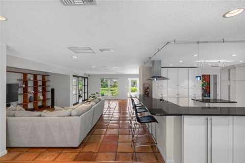Villa ou maison à vendre à Sarasota, Floride: 4 chambres, 341.42 m2 № 2312405 - photo 11
