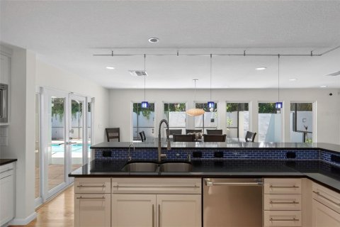 Villa ou maison à vendre à Sarasota, Floride: 4 chambres, 341.42 m2 № 2312405 - photo 22