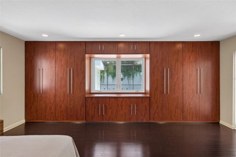Villa ou maison à vendre à Sarasota, Floride: 4 chambres, 341.42 m2 № 2312405 - photo 30
