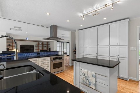 Villa ou maison à vendre à Sarasota, Floride: 4 chambres, 341.42 m2 № 2312405 - photo 19