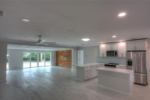Villa ou maison à louer à Sarasota, Floride: 4 chambres, 222.22 m2 № 1724968 - photo 6