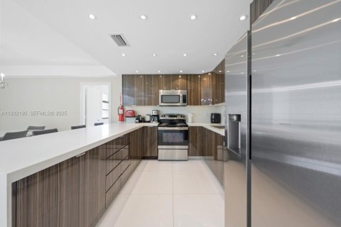 Copropriété à vendre à Sunny Isles Beach, Floride: 3 chambres, 154.68 m2 № 2034951 - photo 9