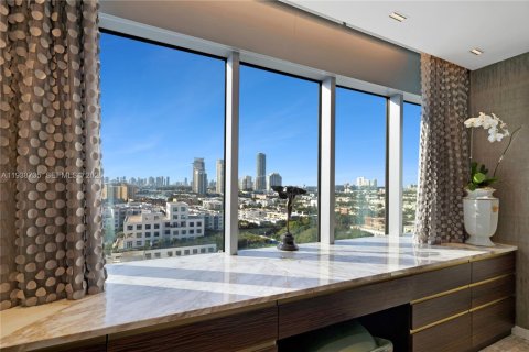 Купить кондоминиум в Майами-Бич, Флорида 3 спальни, 314.85м2, № 2054713 - фото 1