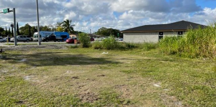 Land in Miami, Florida № 1022254
