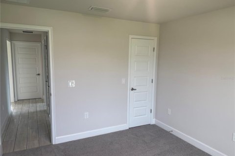 House in Port Charlotte, Florida 4 bedrooms, 201.51 sq.m. № 1342669 - photo 10