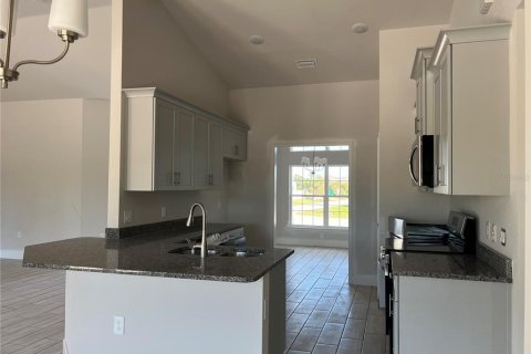 House in Port Charlotte, Florida 4 bedrooms, 201.51 sq.m. № 1342669 - photo 3
