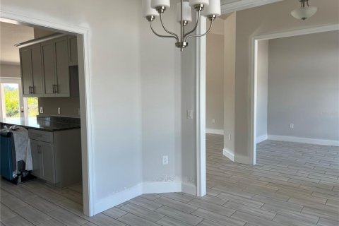 House in Port Charlotte, Florida 4 bedrooms, 201.51 sq.m. № 1342669 - photo 4