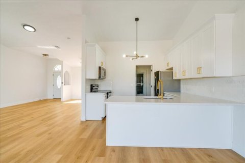Villa ou maison à vendre à Rotonda, Floride: 3 chambres, 147.34 m2 № 1507946 - photo 8