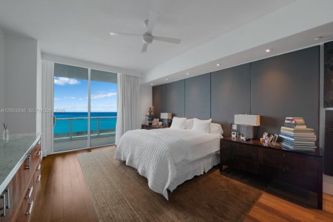Condo in Miami Beach, Florida, 3 bedrooms № 2180071 - photo 23